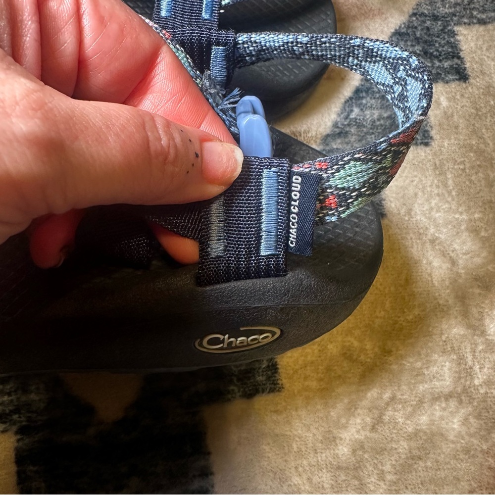 Chaco Cloud Black and Blue Sandals size 9 - Picture 4 of 8